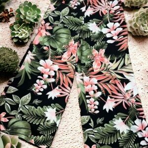 7 Avenue, Woman, Spring Pant Capri, floral, multicolor, Sz 8, palace style.!